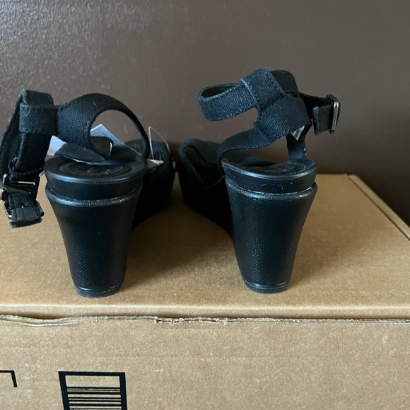 CROCS Shoes Crocs Womens Leigh Ii Adjustable Ankle Strap Wedge